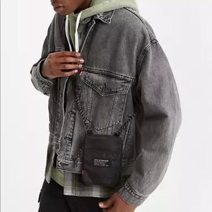 Levi’s premium stay loose trucker jacket.